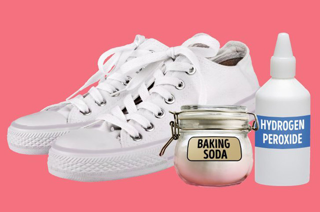 Tẩy trắng giày bằng baking soda