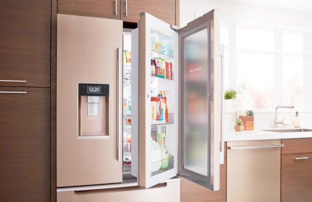 Tủ lạnh mới mua thì tình trạng bị nóng 2 bên là bình thường