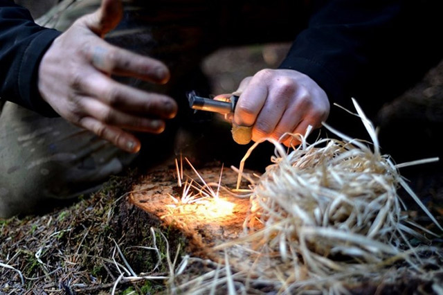 Tạo ra lửa- kỹ năng sinh tồn trong rừng cần thiết