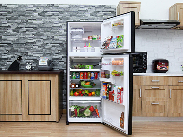 Tủ lạnh là vật dụng quen thuộc trong không gian bếp của mỗi gia đình