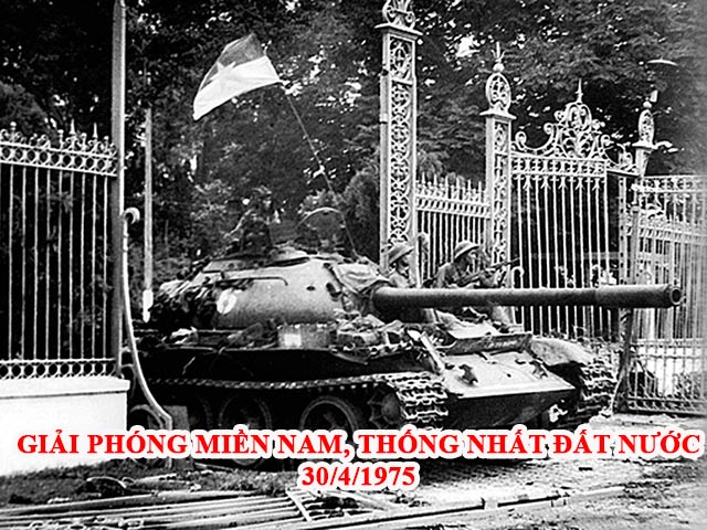 Chiếc xe tăng mang số hiệu 390 húc đổ cánh cổng Dinh Độc Lập