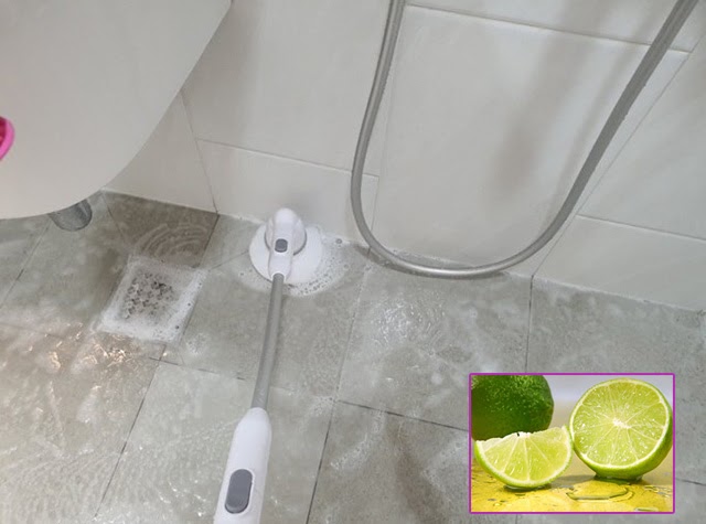 Dùng chanh để vệ sinh sàn nhà tắm sạch hết các vết bẩn