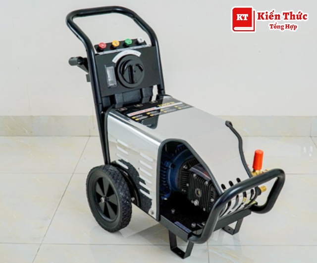 máy rửa xe cao áp