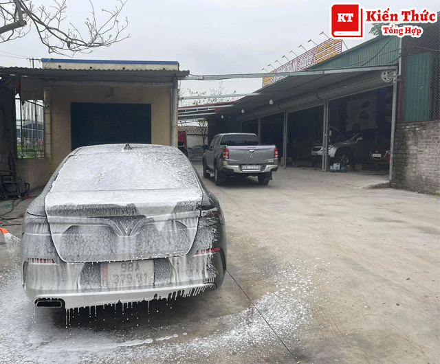 Garage ô tô Hoàn Tâm