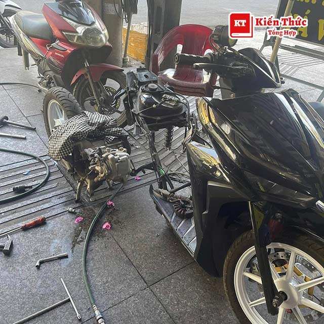 Tiệm sửa xe Chương