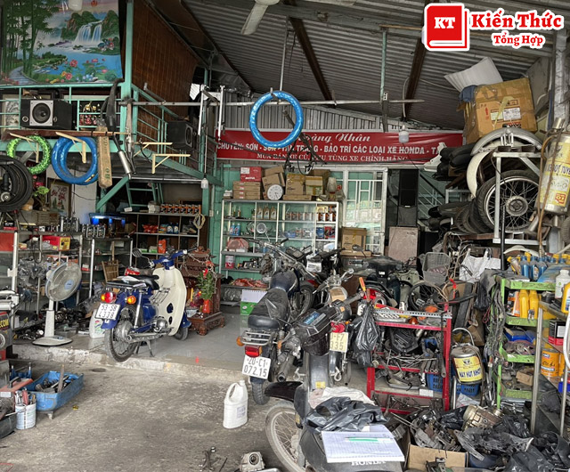 Tiệm sửa xe Đông Xuân