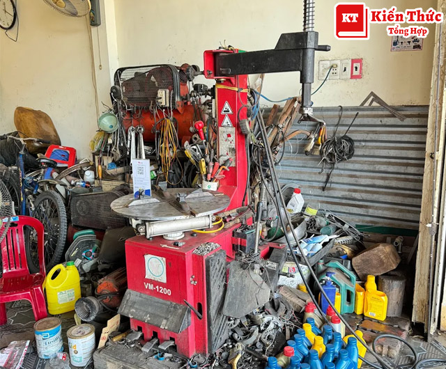 sửa xe máy Honda Tùng