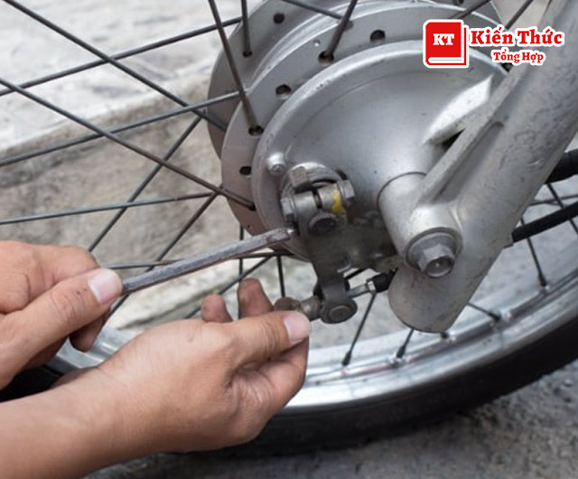 Tiệm sửa xe Thành Công