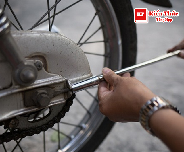Sửa xe Minh Uyên