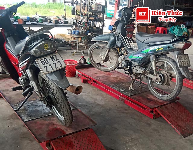 Tiệm sửa xe Hoà Bình