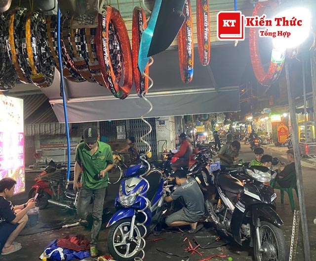 Tiệm sửa xe Hoàng Anh