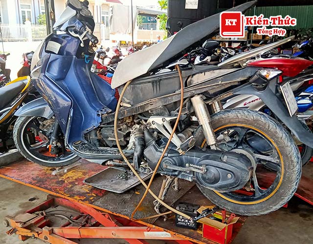 Tiệm sửa xe Sang