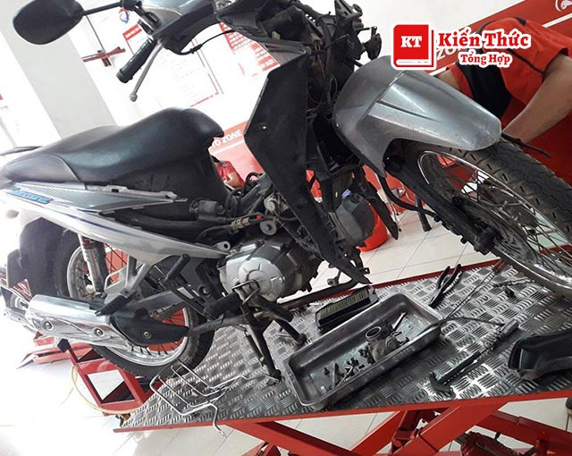 Tiệm sửa xe Hưng