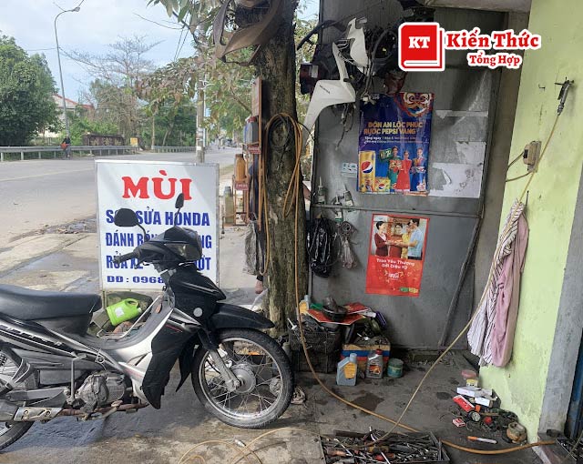 Tiệm sửa xe Mùi