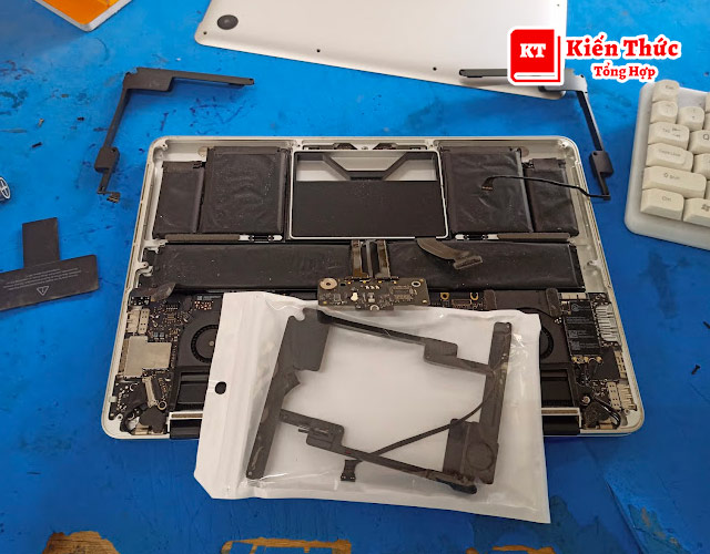 Cửa hàng công nghệ Quốc Đạt