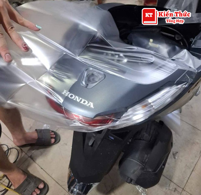 Tiến decal