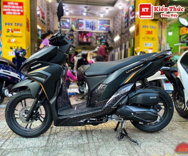 Dán decal xe máy quận 10 Ánh Hồng uy tín