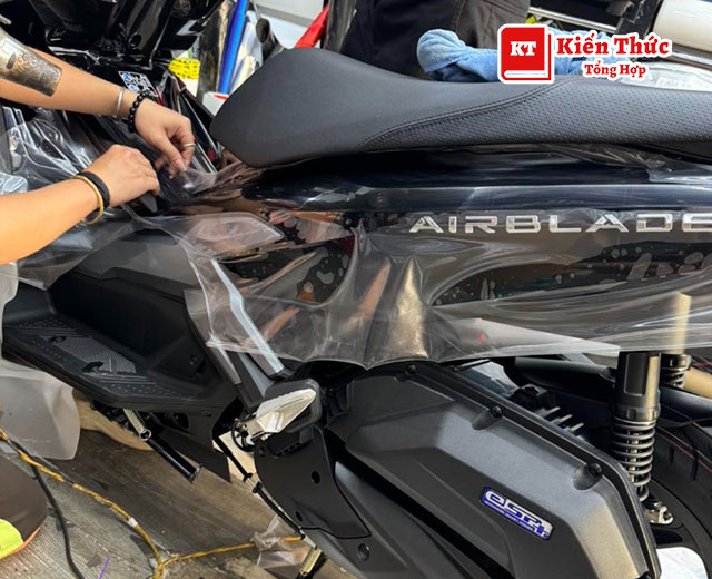 Dán keo xe Phước Lộc