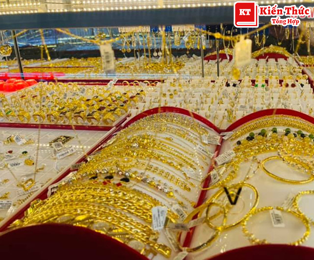 Tiệm vàng Hoàn Thạch