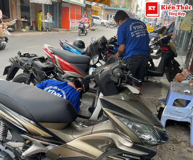 Tiệm sửa xe Vinh tay ga