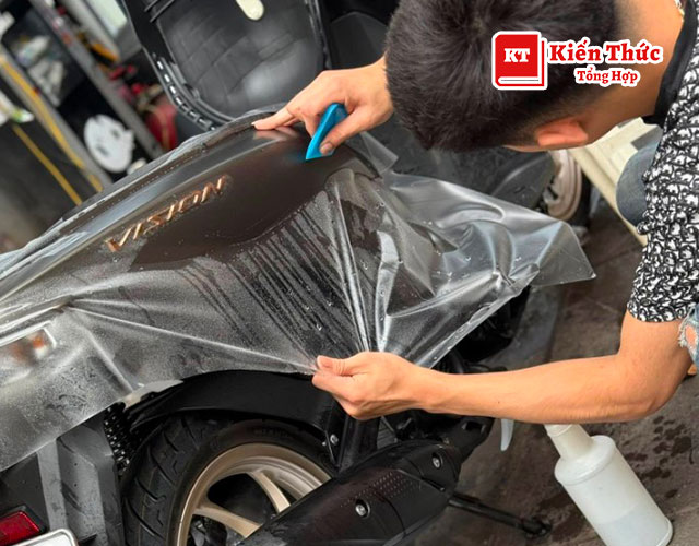 Tiệm dán keo xe Toàn