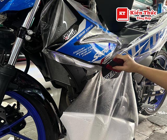 Tiệm dán keo xe Quốc Tuấn