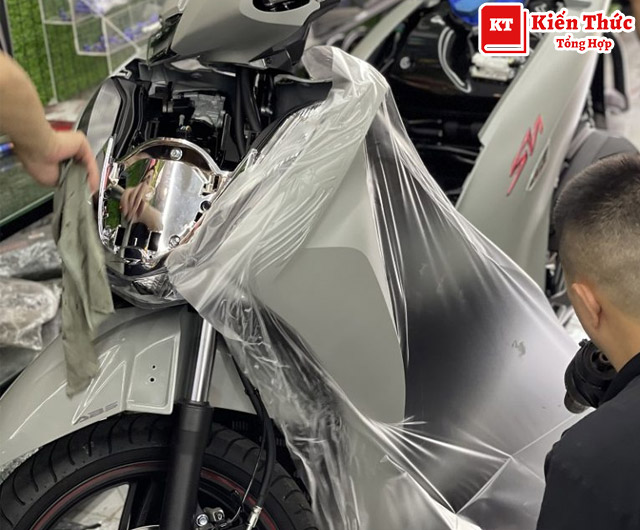 Tiệm dán keo xe Nhật Hoàng