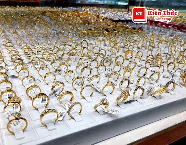 Tiệm vàng bạc Công Tuấn