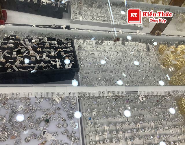 Tiệm vàng Bảo Phúc