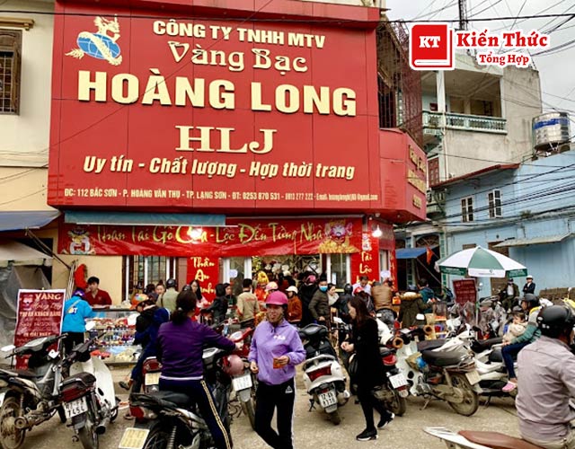 Tiệm vàng Hoàng Long