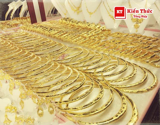 Tiệm vàng Hồng Kỳ