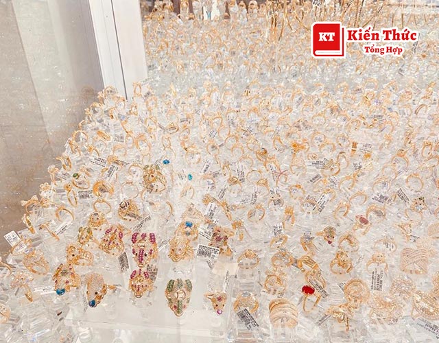 Tiệm vàng Kim Bích Cương