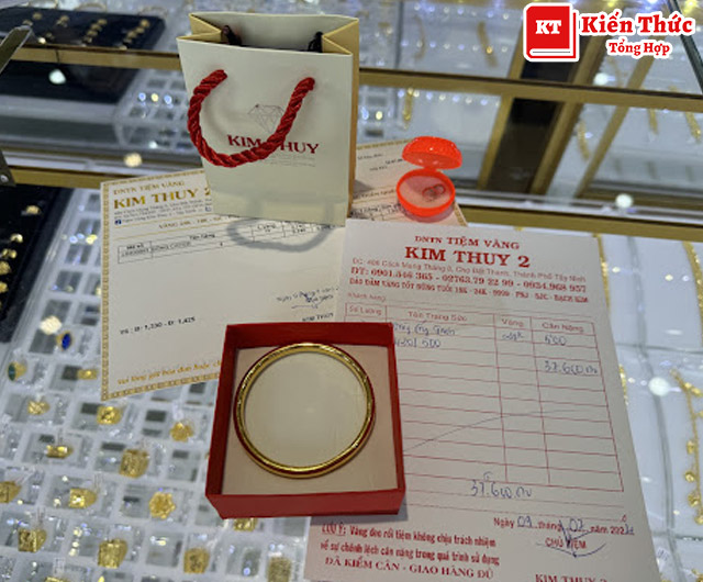 Tiệm vàng Kim Thuy