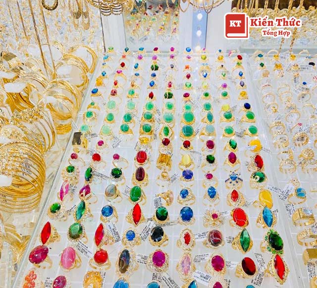 Tiệm vàng Lê Văn Thành