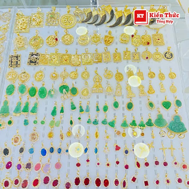 Tiệm vàng Ngọc Trinh