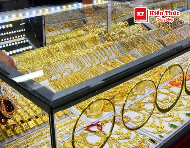 Tiệm vàng Quý Tỵ