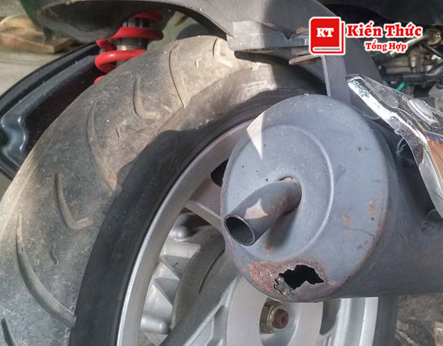 Pô xe máy bị thủng